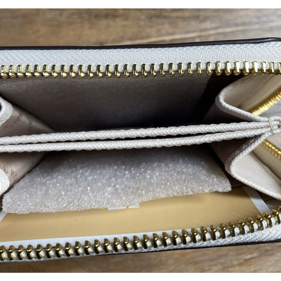 Michael Kors Jet Set Travel Medium Zip Around Card Case Mini Wallet Light Cream - Picture 4 of 5